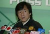 成龙 生气 斜眼看 采访