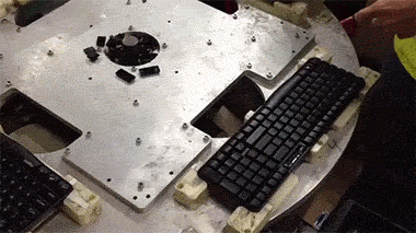 键盘 工厂 白字 机械化