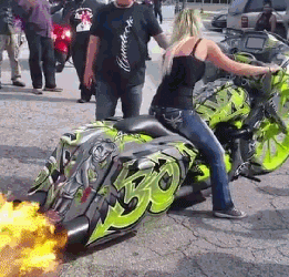 摩托车 喷火 没谁了 加油