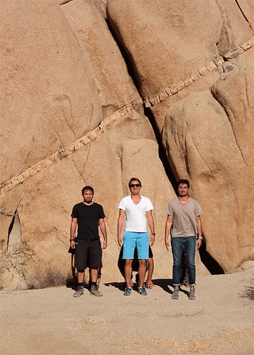 运动 组 有趣的 设计 太阳 圈 艺术 艺术家在Tumblr GIF 摄影 大声笑 沙漠 罗曼劳伦特 加利福尼亚 岩石 每周一圈肖像 约书亚树 电影摄制组