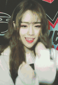美女 可爱 卷发 讲话