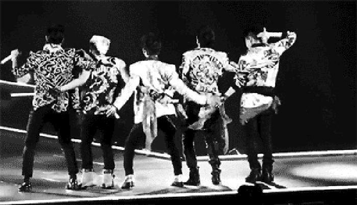 BIGBANG 妩媚 摸屁股 黑白 演唱会 韩国组合 歌手 偶像