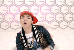 G-Dragon 帽子 唱跳 MV