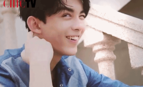 男孩 大笑 阳光 可爱