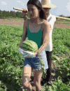 美女 西瓜 瓜地