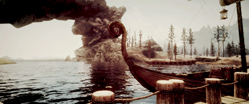 湖水 木船 烟雾 安静