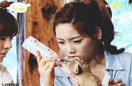 金泰妍 爱小动物 小动物 喂奶