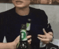 影视 啤酒 开心 吃饭