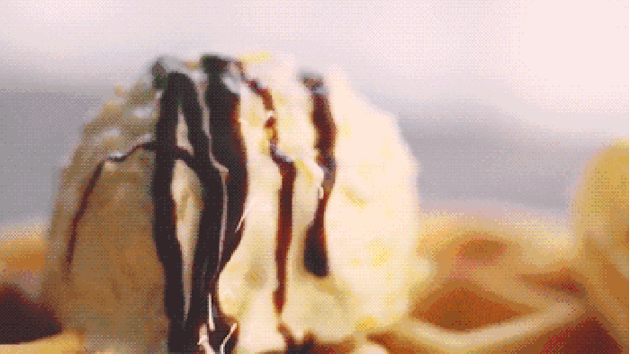 冰淇淋 覆盖 巧克力 早餐
