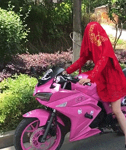 美女 骑摩托 粉色 红色