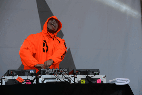 国外演唱会 唱歌 白人男子 搞怪 呆萌