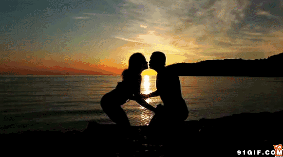 日落 海边 男女 接吻