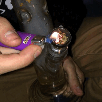 男人 抽煙 夸張 逗比