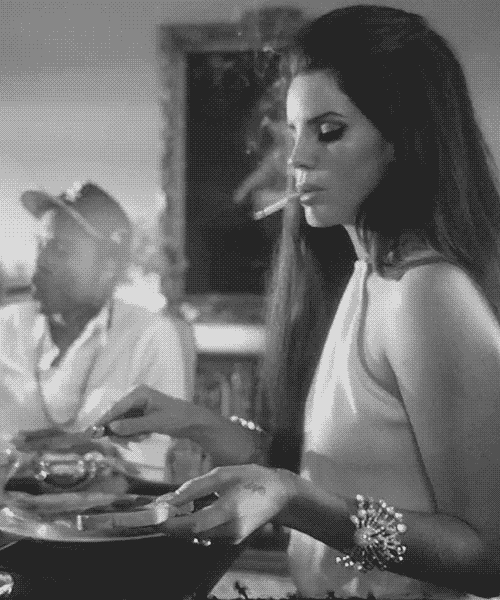 拉娜·德雷 Lana+Del+Rey 霸气 抽烟 美国著名歌手