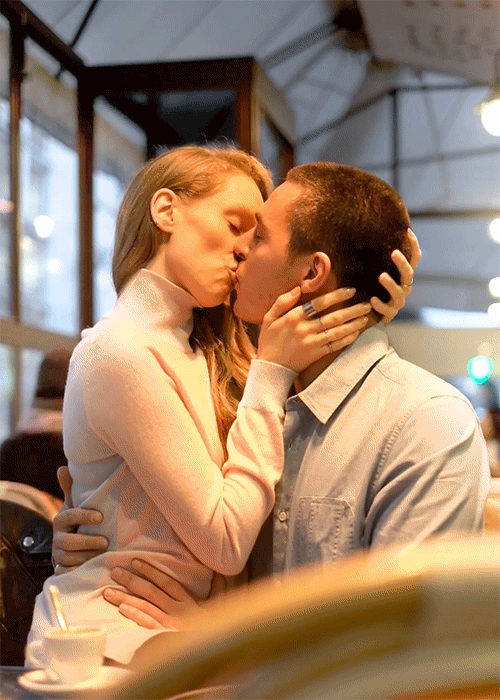 设计 巴黎 圈 爱 艺术 动图 艺术家在Tumblr GIF 摄影 法兰西之吻 吻 拥抱 罗曼劳伦特 摄影师在Tumblr 在一起 法国人 法国 每周一圈肖像 恋情 oneloopportrait jesuisenterrasse i爱你哦paris