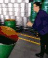 油桶 旋转 归置 牛人