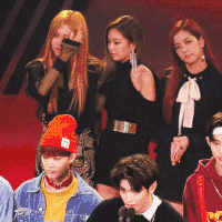 rosé :') jennie precious blackpink 美女 韩国女子组合 可爱 迷人
