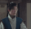 美男子 说话 兰马甲 长头发