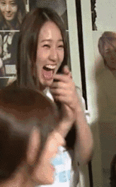 郑秀晶 爱豆 大笑 拍手