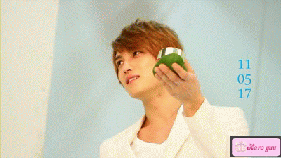 帅气男神 比心 小鲜肉 可爱