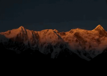 西藏 雪山 天亮 日出