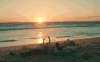 手舞 夕阳西下 海浪 晚霞