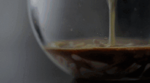 咖啡 法国美食系列短片 甜品 马卡龙 倒入牛奶