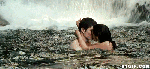 河水 瀑布 接吻 情侣