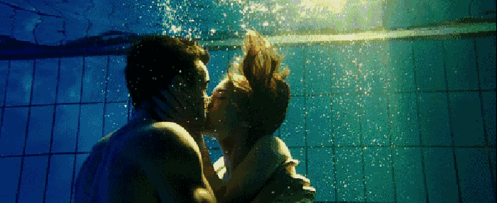 情侣 潜水 接吻 爱情