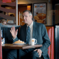 桌子 短发 领带 挥手