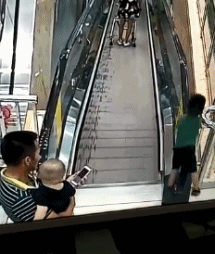 小孩 电梯 危险 售货员