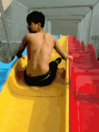搞笑 神操做 游乐场 倒霉男