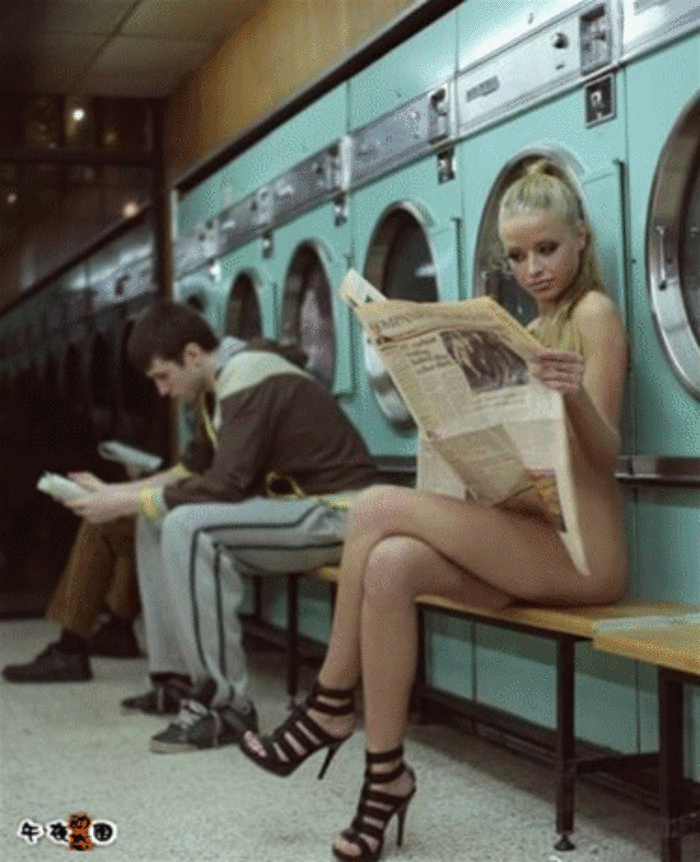 美女 看报纸 洗衣店 性感