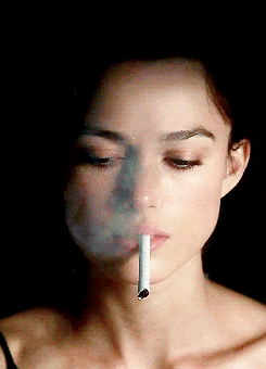 女人 抽烟 惆怅