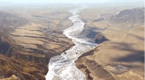 大峡谷 安集海 新疆 河流 纪录片 航拍中国 风化