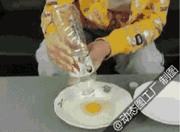 鸡蛋 水瓶