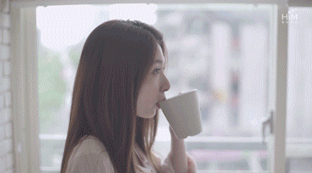 田馥甄 美女 喝水 做饭