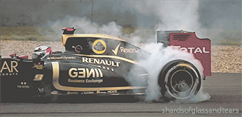 F1赛车  车 跑 冒烟