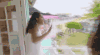 黑人 美女 打招呼 挥手