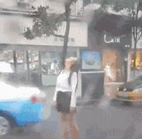 仰头 下雨 快跑 张嘴