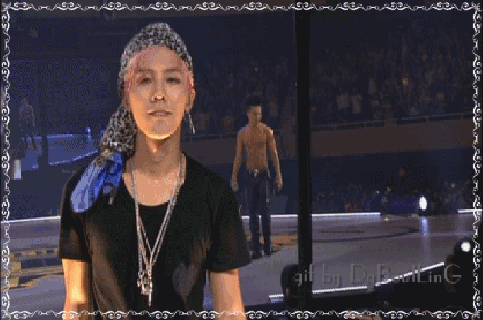 BIGBANG 权志龙 亲吻 镜头 头巾 韩国组合 歌手 偶像