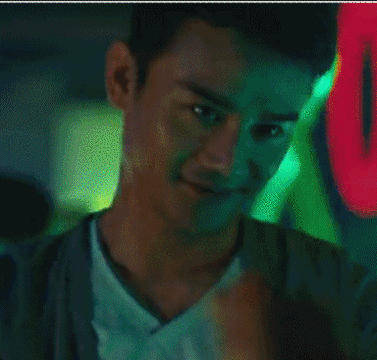 王凯 灯光 微笑 眼神