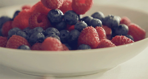 水果 草莓 蓝莓 盘子