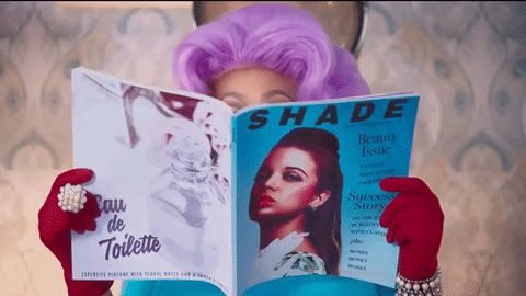 震惊 杂志 紫头发 夸张