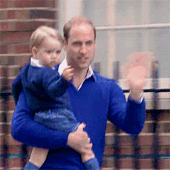 英国 乔治王子 父子 挥手 抱着 走路