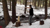 劈柴 雪地 森林 溪流