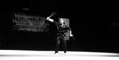 武术 martial arts 武器 黑色和白色
