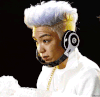 BIGBANG 银发 耳机 张望