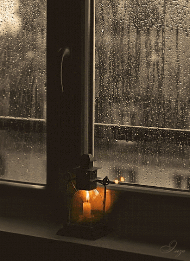 多雨季 玻璃窗 雨珠 蜡烛