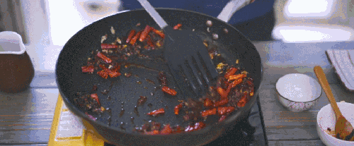 味蕾时光 回锅腊肉 搅拌 美食 辣椒